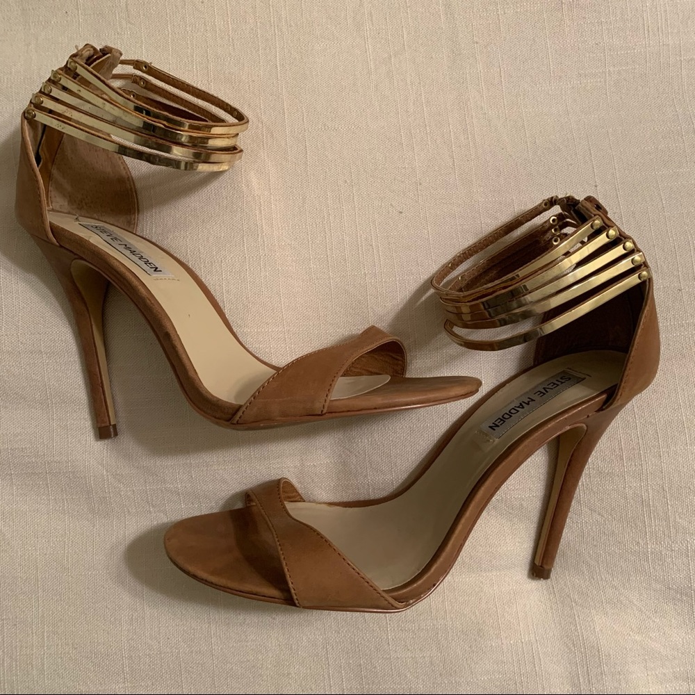 Steve Madden pumps with gold banded ankle strap